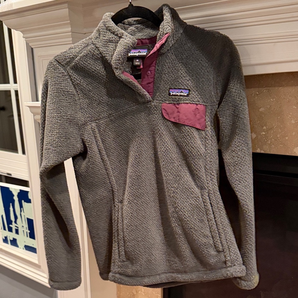 Patagonia Gray Fleece with Pink Details